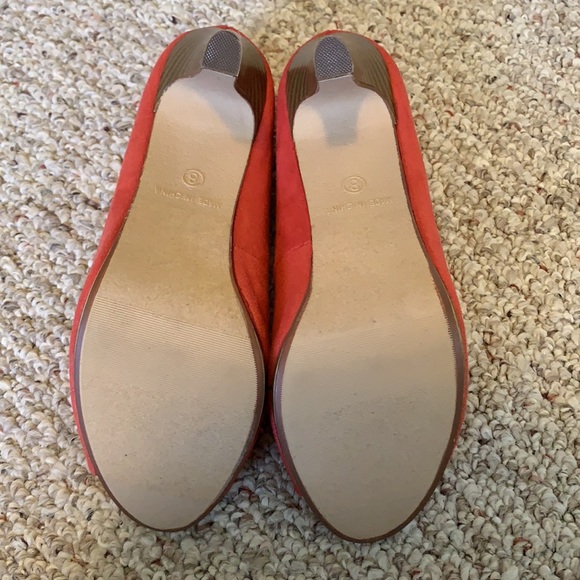 Old Navy Faux Suede Peep Toe High Heal - Picture 5 of 12